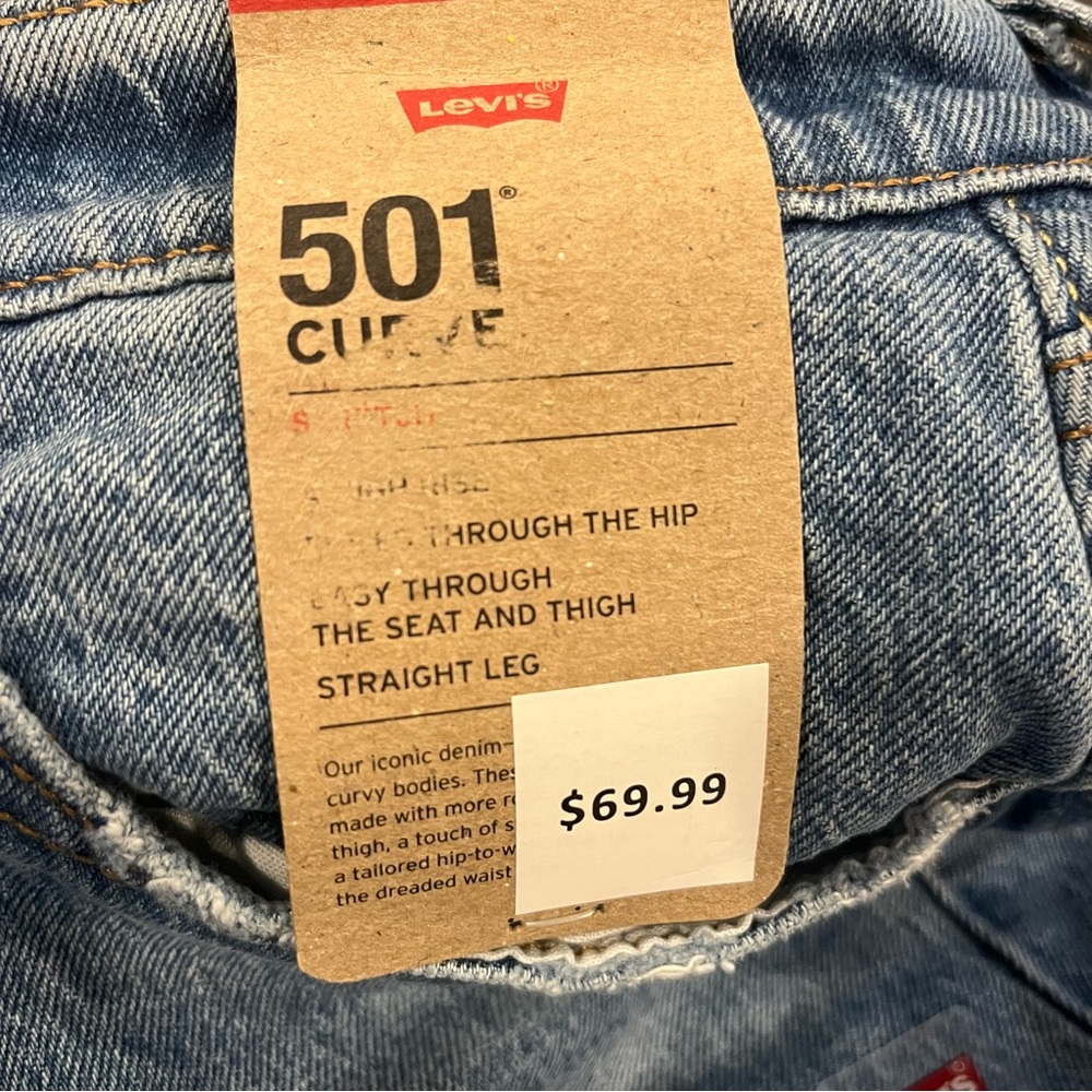 Levi's High Rise Straight Jeans in Light Blue Wash - Picture 10 of 10